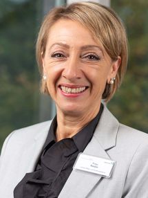 Dipl.-Pflegewirtin Mahnaz Nadjie Dipl.-Pflegewirtin Mahnaz Nadjie