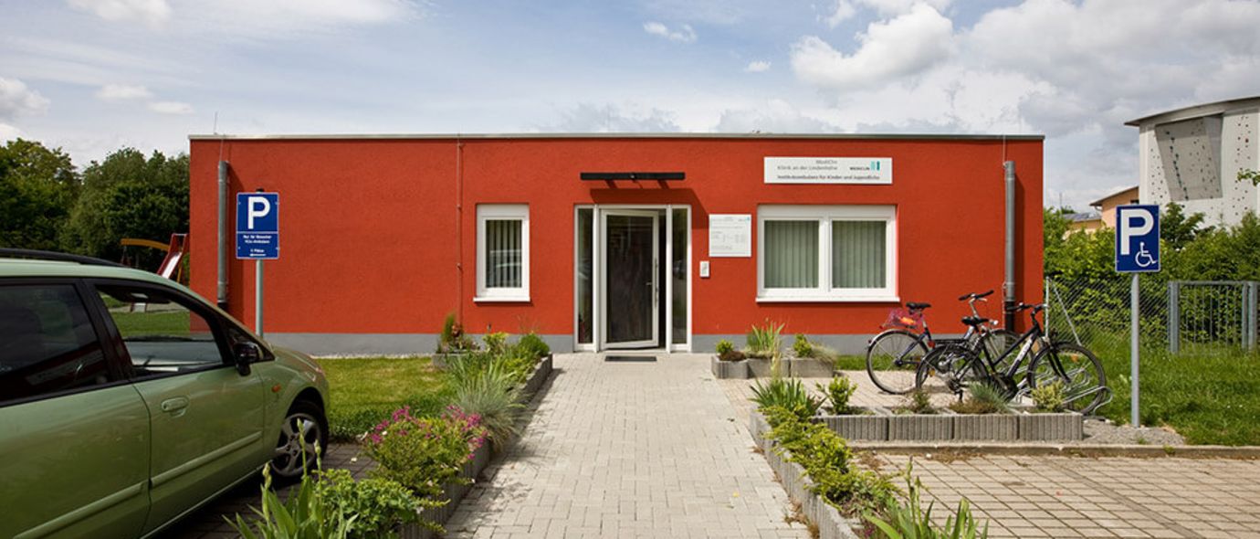 Eingang zur Psychiatrischen Institutsambulanz für Kinder und Jugendliche